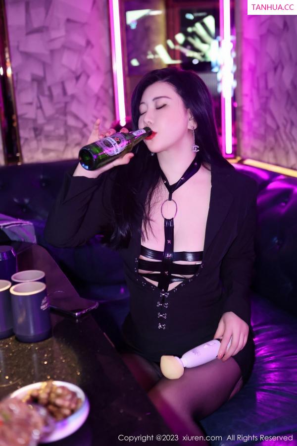 王格 王婉悠 [XiuRen]高清写真图 2023.05.19 No.6766 王婉悠Queen 美臀黑丝第20张图片